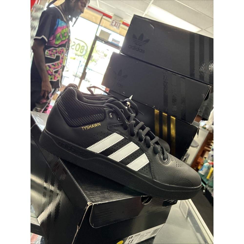 Adidas Tyshawn Core Black White Gold Skate Shoes IG5270 Men's Sizes 11 New
